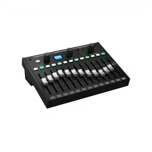 BEHRINGER P24